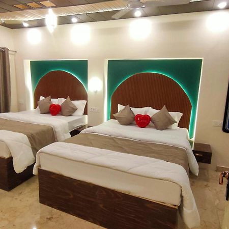 ホテル Sri Krishna Residency バラナシ エクステリア 写真