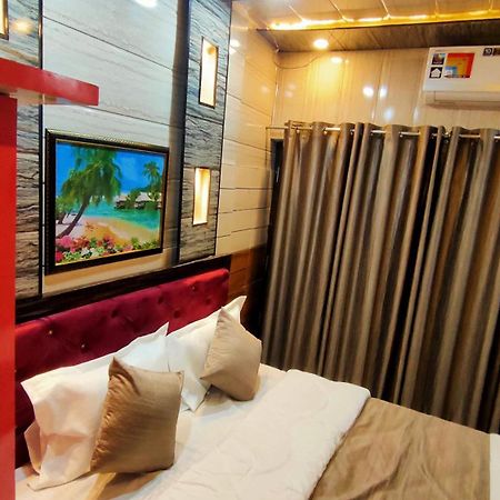 ホテル Sri Krishna Residency バラナシ エクステリア 写真