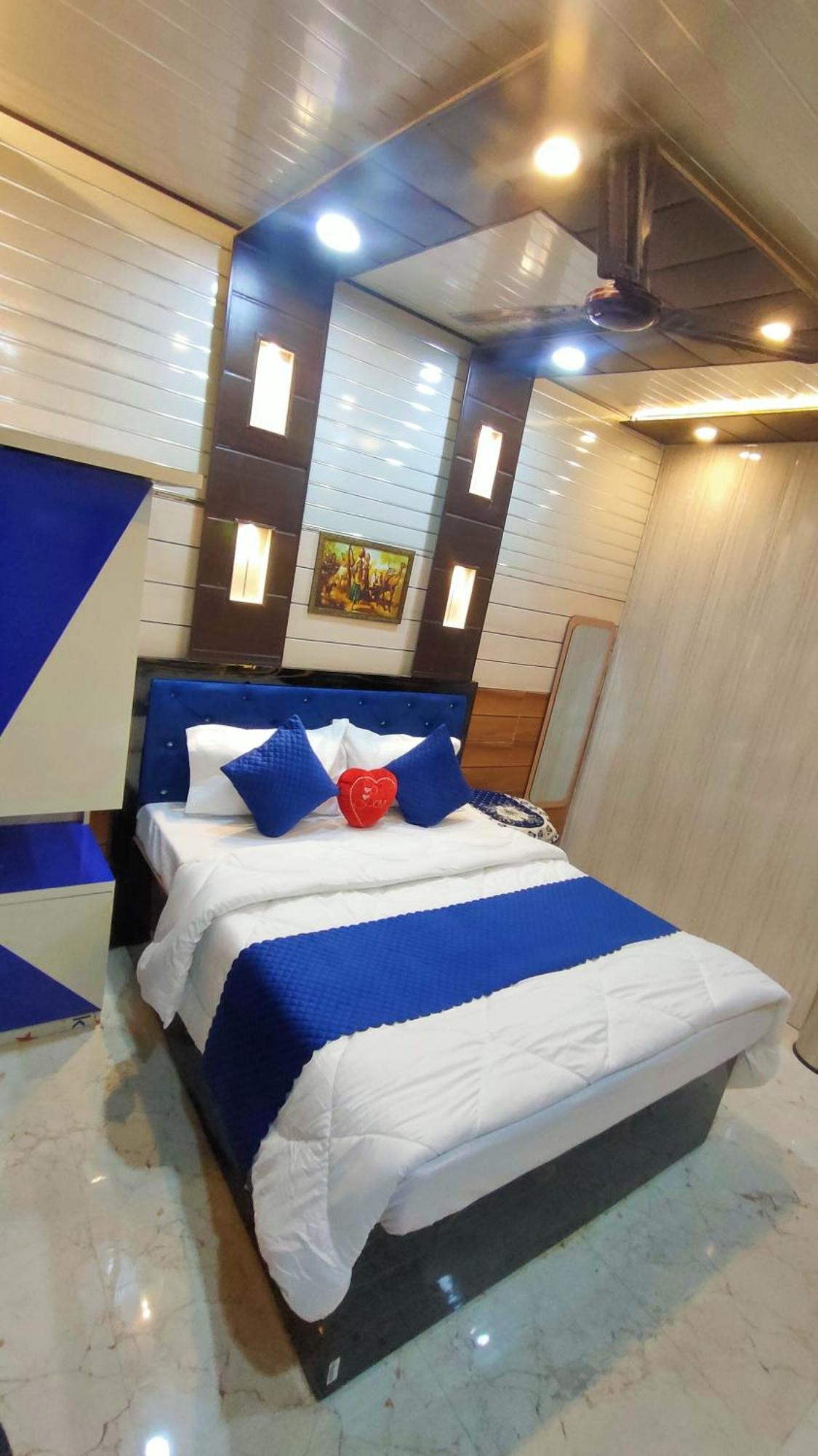 ホテル Sri Krishna Residency バラナシ エクステリア 写真
