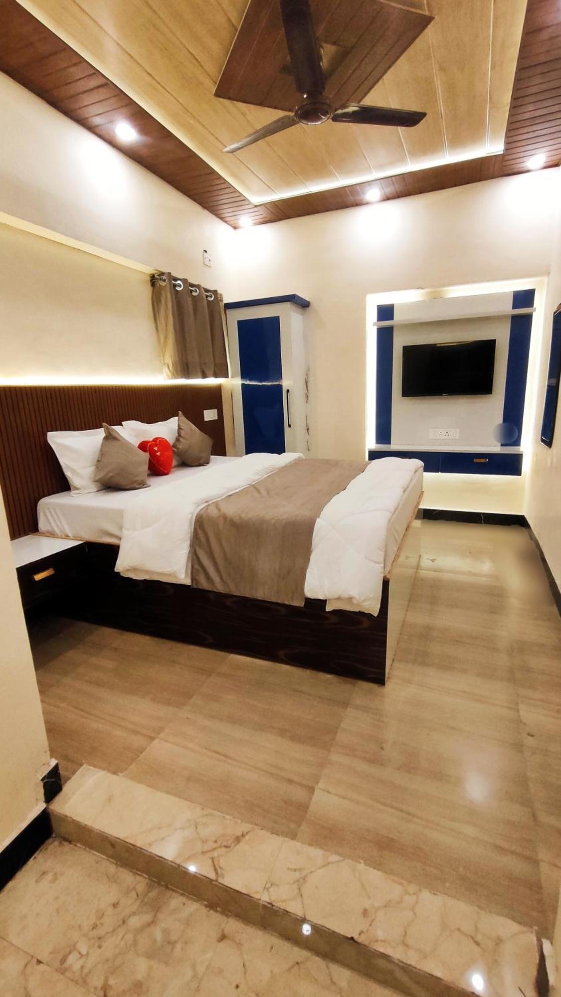 ホテル Sri Krishna Residency バラナシ エクステリア 写真