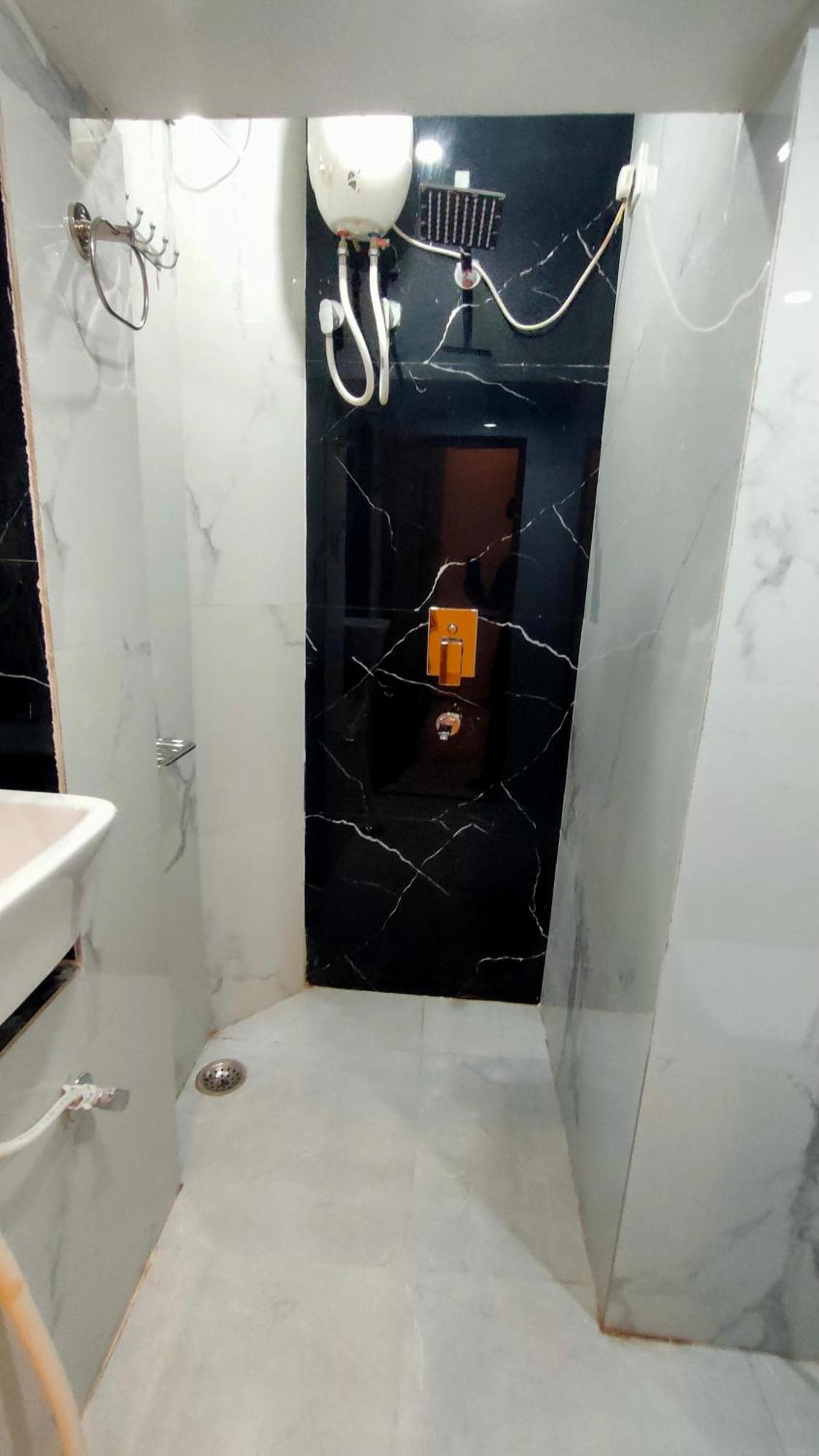 ホテル Sri Krishna Residency バラナシ エクステリア 写真